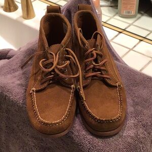 Brooks Brother suede boots great used conditions 8/D